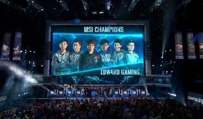 FunPlus Phoenix 阵容：上单 sheer ，打野 shad0w ，中单 Care