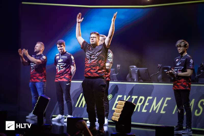 Crisp：第一局大龙团Daeny认为我们应该拿大龙 不应该去打人