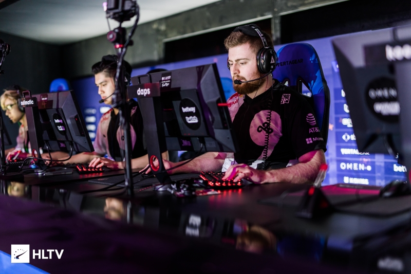 它真的进化了！Kanavi Wei 坚决锁定了她的兄弟，女枪将输出拉到最大，帮助 Top Esports 赢得了第一局