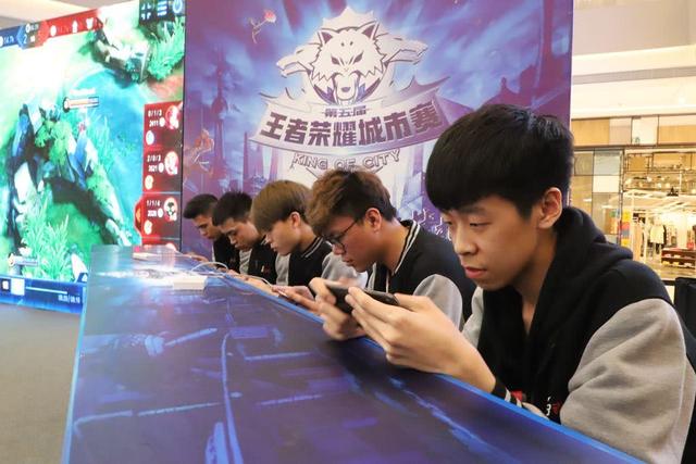 [经理备注] 袁金龙; 在300天后回到EDG