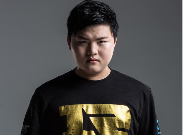 DOTA2萧瑟Ame直播爆料RNG试训东南亚一号位