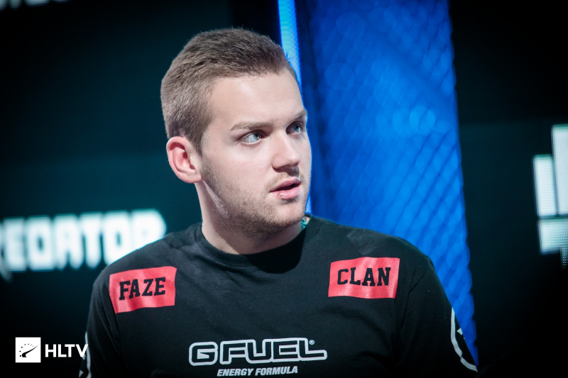 Bilibili Gaming 战胜 Invictus Gaming 在 LPL Split 2 2025