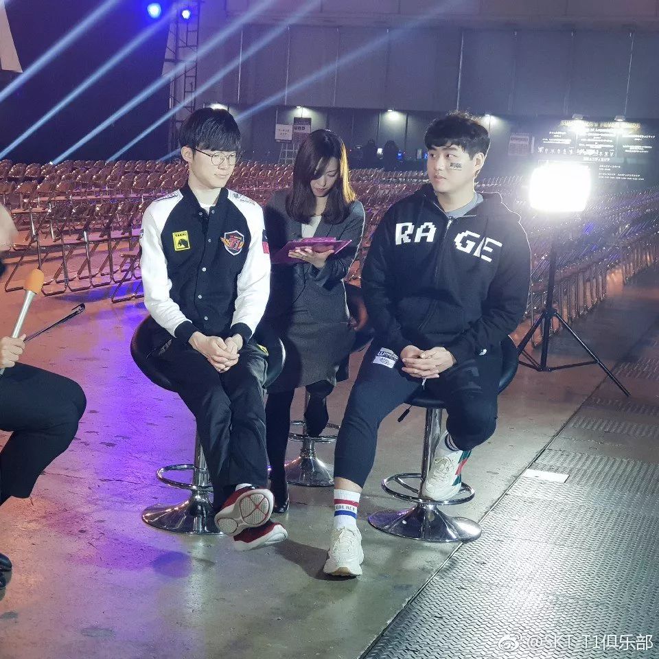Meiko 加入 Weibo Gaming ， Tian 加入 LNG Esports ， CRISP GALA JIEJIE 加入 Invictus Gaming 。
